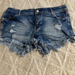 Low Waisted Ripped Y2K Fringed Short Shorts